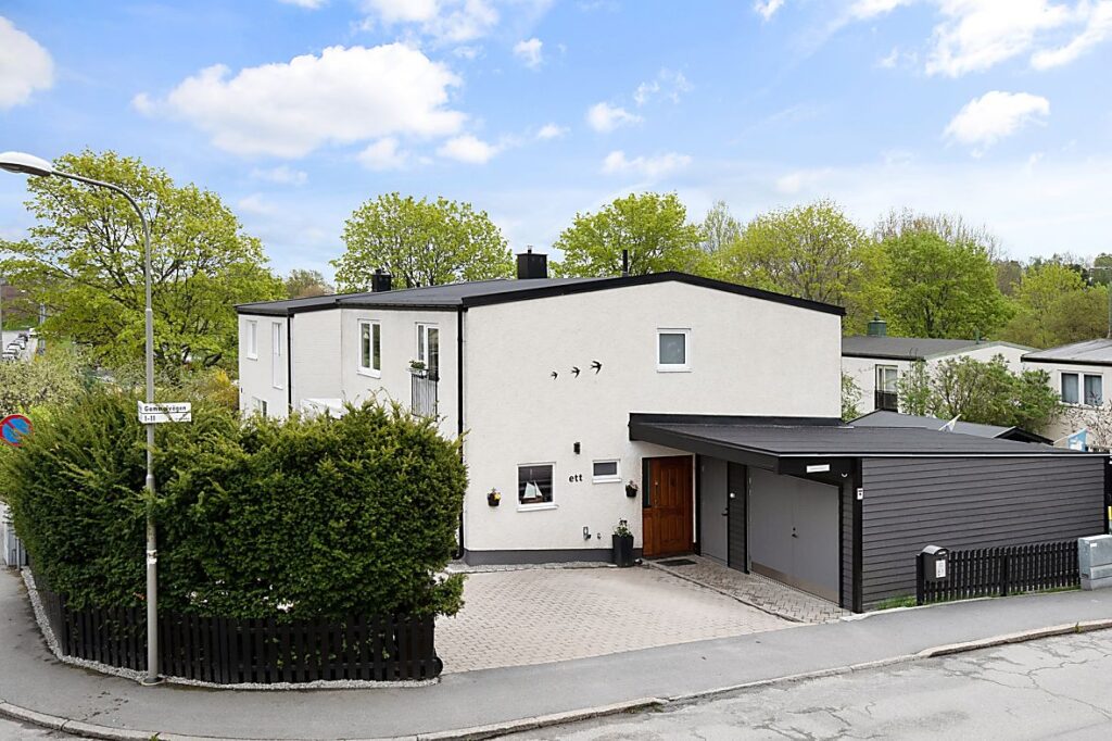 Takbyte Plåttak Garage. Trollbäcken Hanviken Tyresö